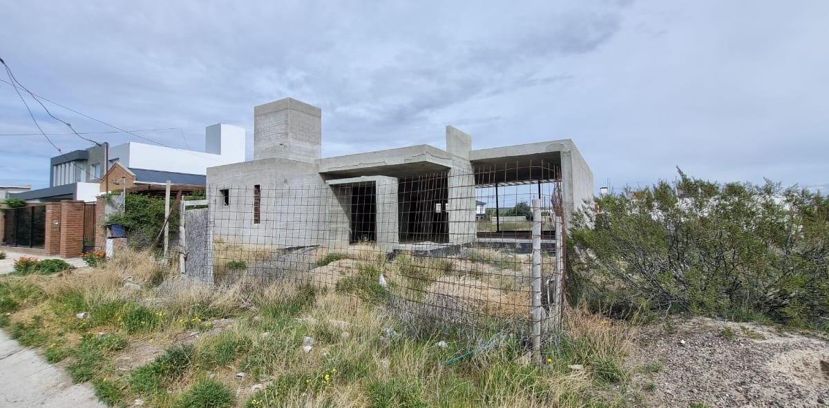 Terreno en Venta en Solanas con Construcción Al 58% 2