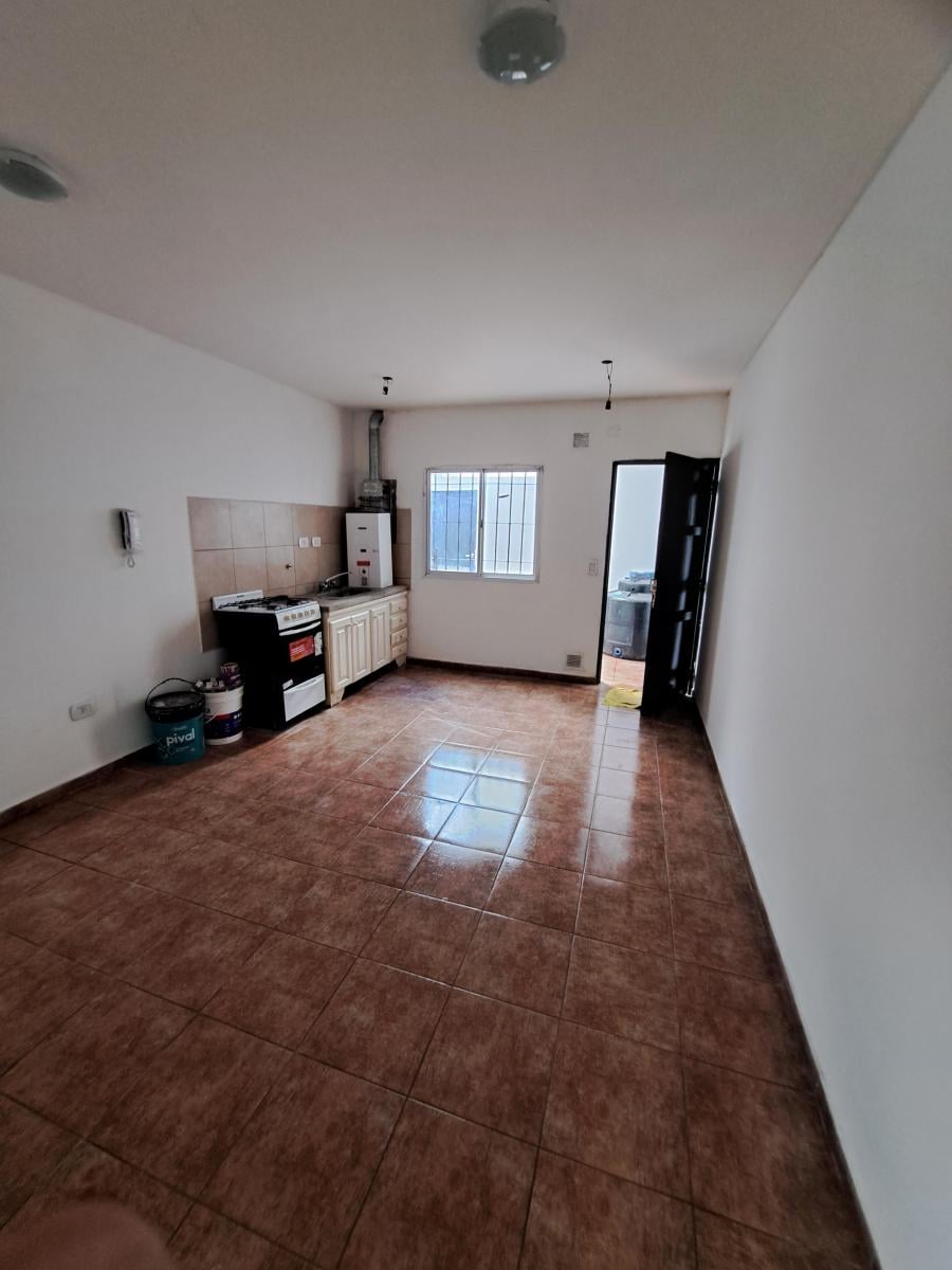 Foto de Departamento de 50 m² con 2 habitaciones en alquiler en La Plata, imagen 5