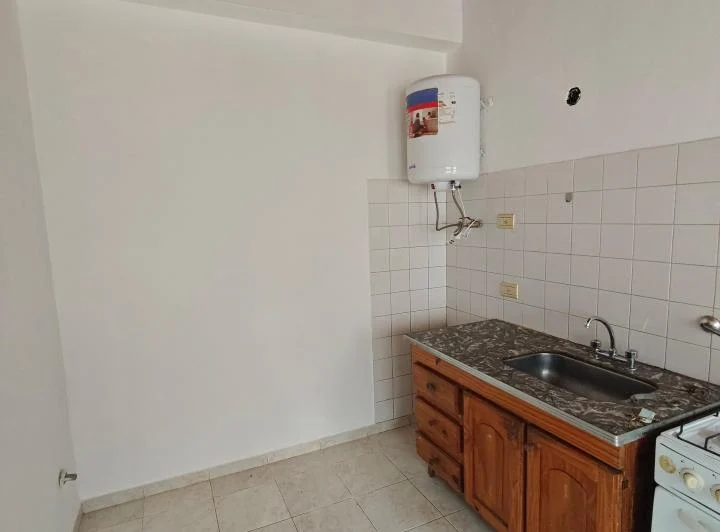 Foto de Departamento de 40 m² de 1 dormitorio en alquiler en La Plata, imagen 4
