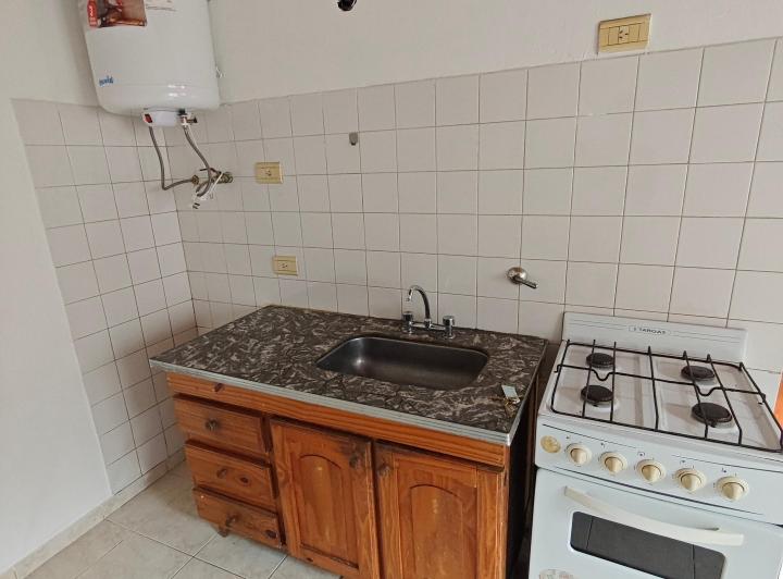 Foto de Departamento de 40 m² de 1 dormitorio en alquiler en La Plata, imagen 5