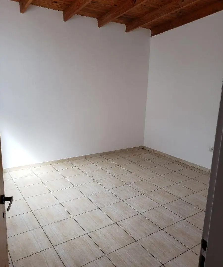 Departamento de 70 m² con 2 dormitorios en alquiler en Villa Elvira 5