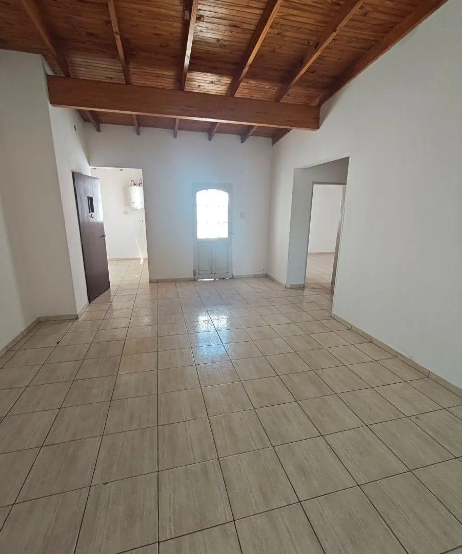 Departamento de 70 m² con 2 dormitorios en alquiler en Villa Elvira 5