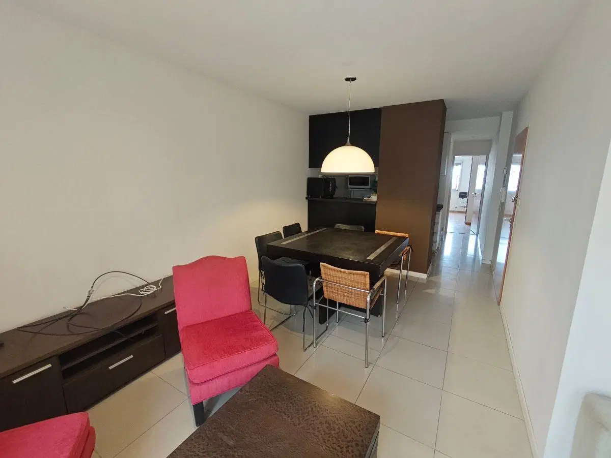 Departamento con 85 m² construidos, 2 dormitorios en alquiler en La Plata 5