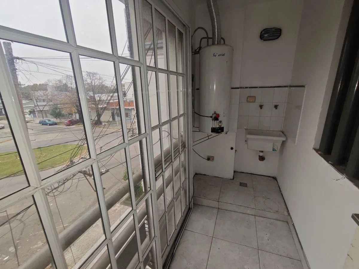 DEPARTEMENTO UN DORMITORIO CON COCHERA 4
