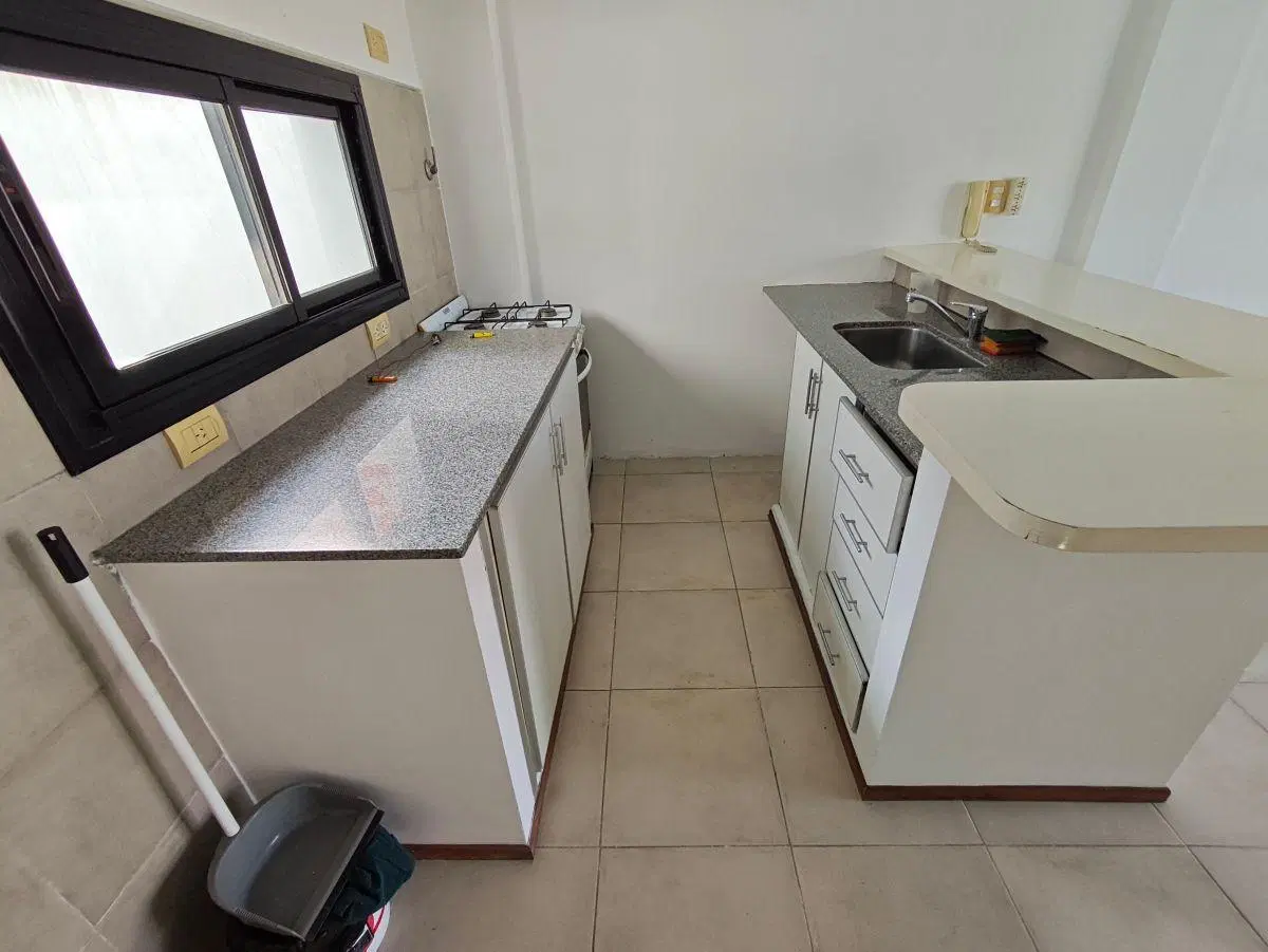 Departamento de 45 m2 con 1 dormitorio en alquiler en La Plata 4