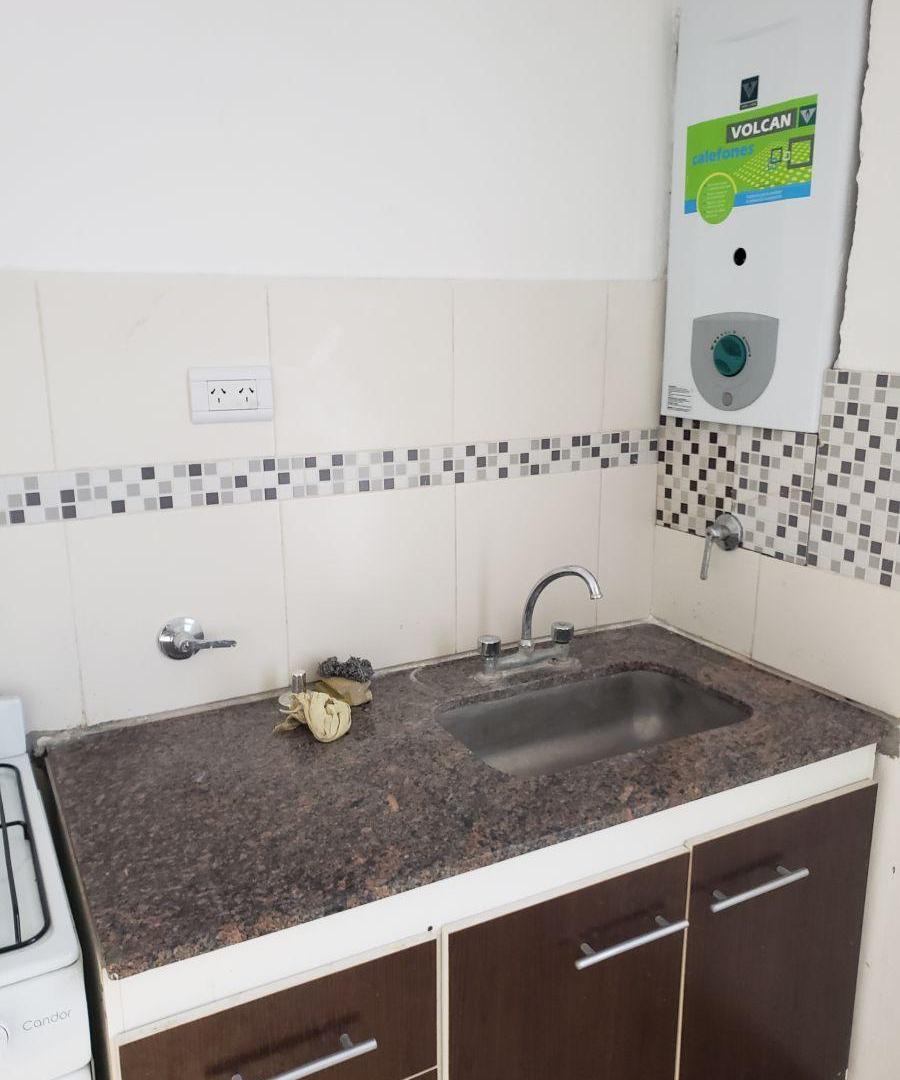 Foto de Departamento de 50 m² con 1 dormitorio en alquiler en La Plata, imagen 2