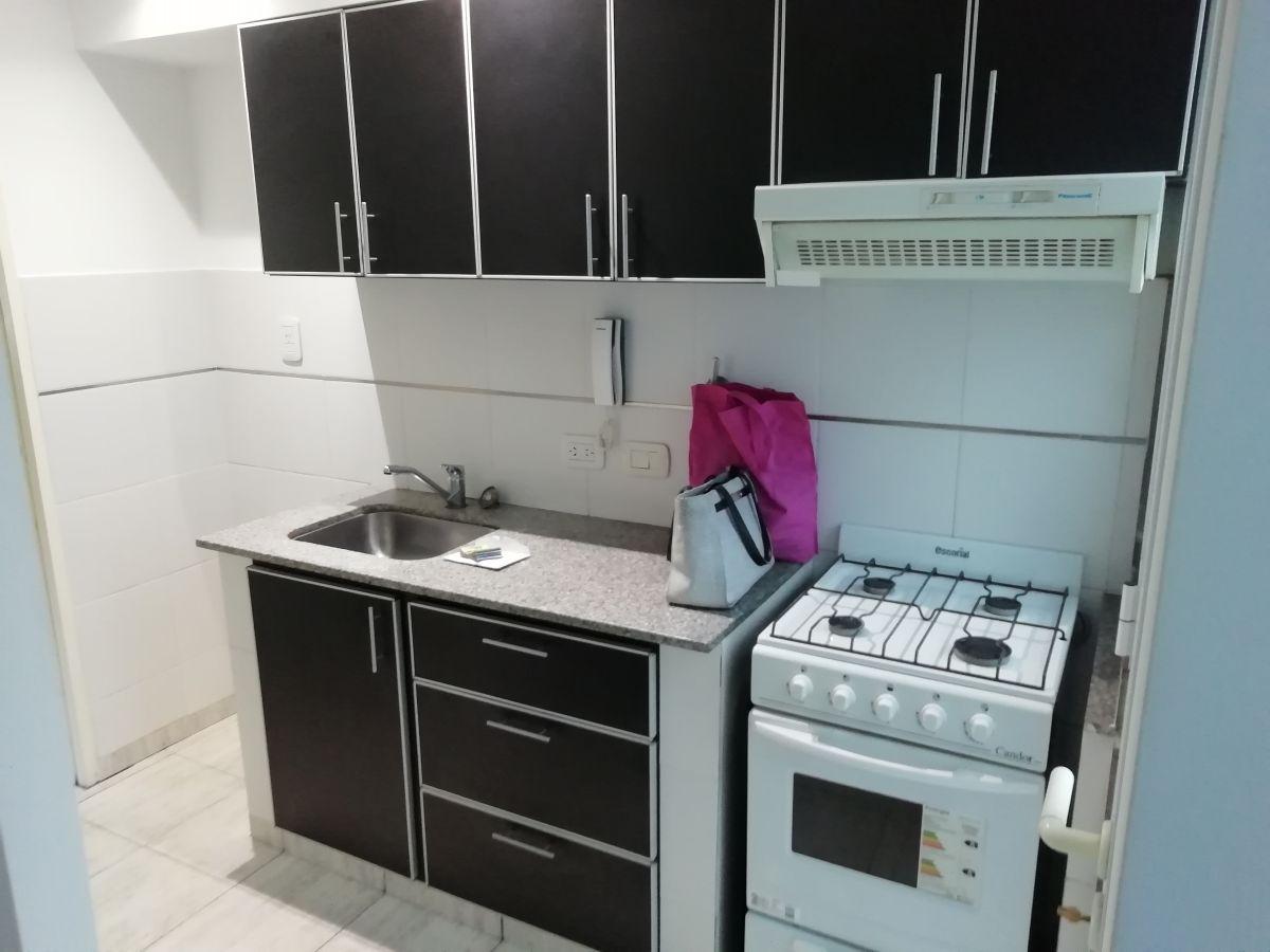 Foto de Departamento de 40 m² con 1 dormitorio en alquiler en La Plata, imagen 2