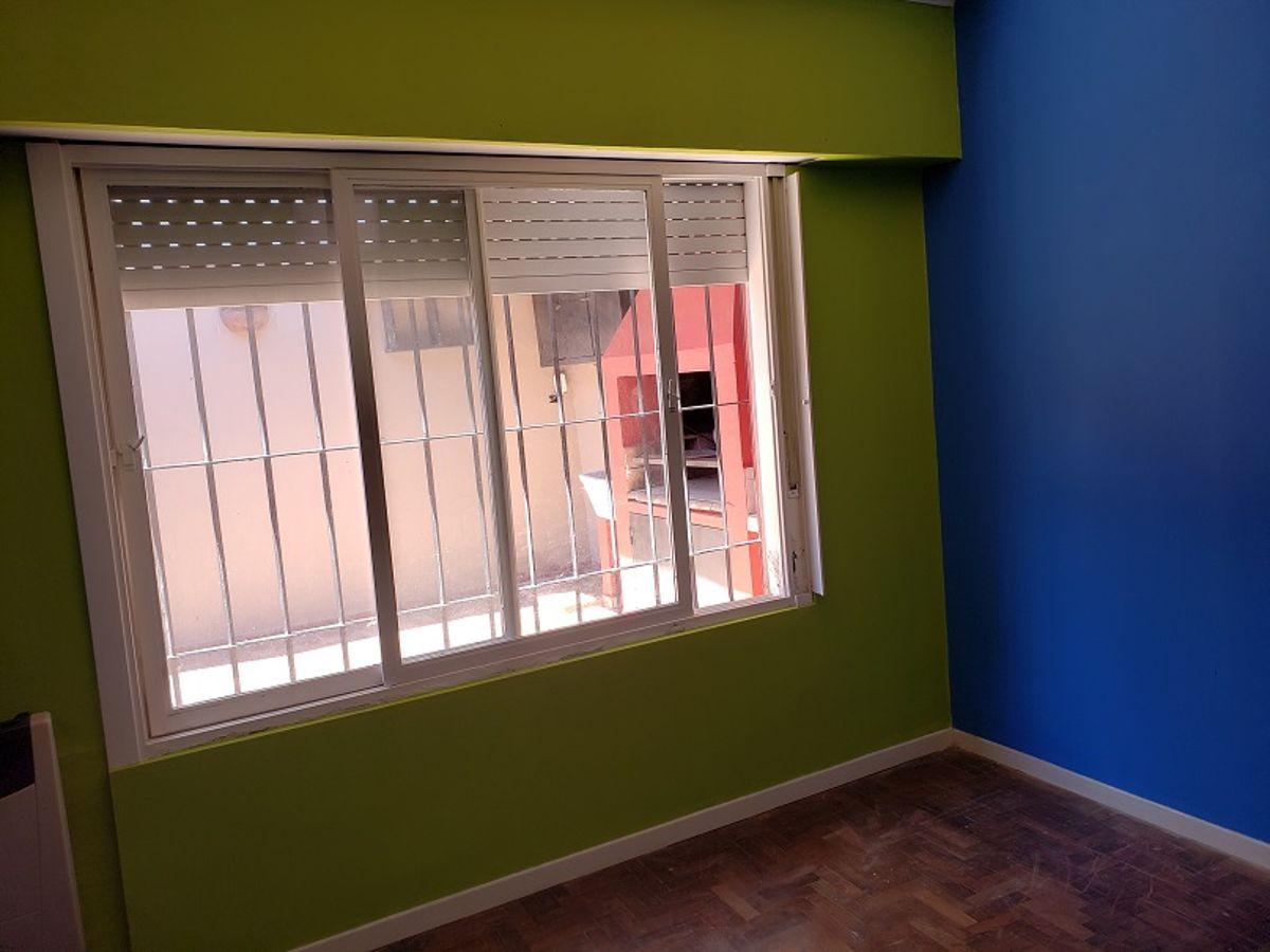 Foto de PH de 80 m² con 2 dormitorios en alquiler en La Plata, imagen 4