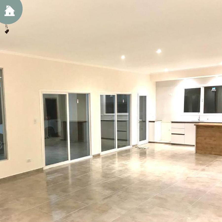 Foto de VENTA - HERMOSA CASA, imagen 3