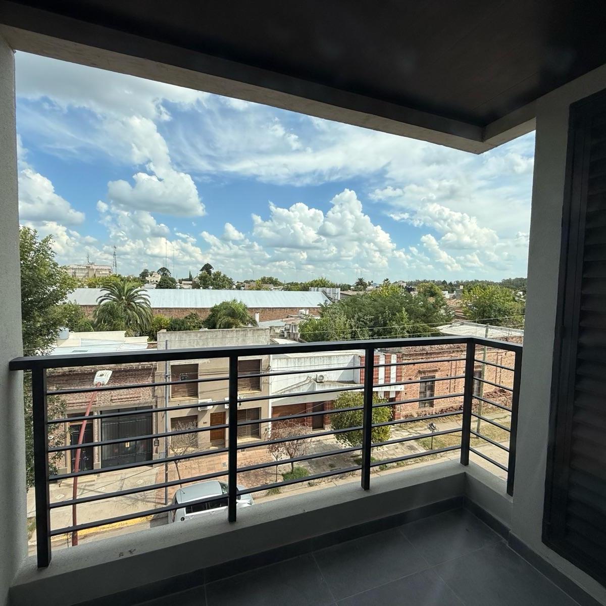 Departamento en Lobos 3