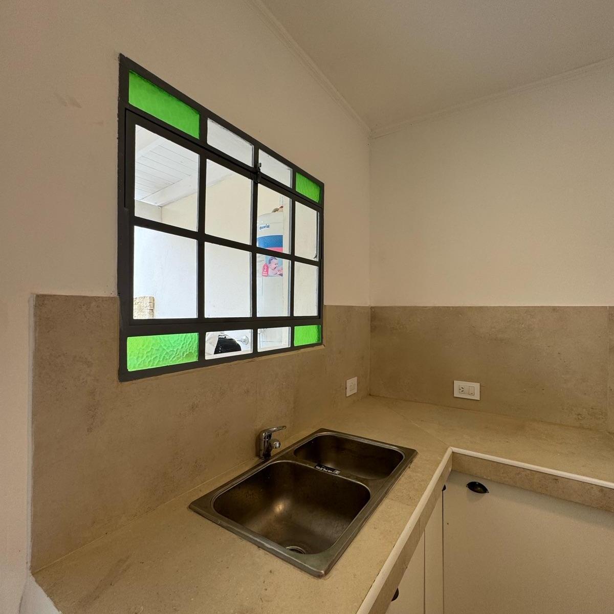 Casa a Estrenar y Reciclada en Lobos 5