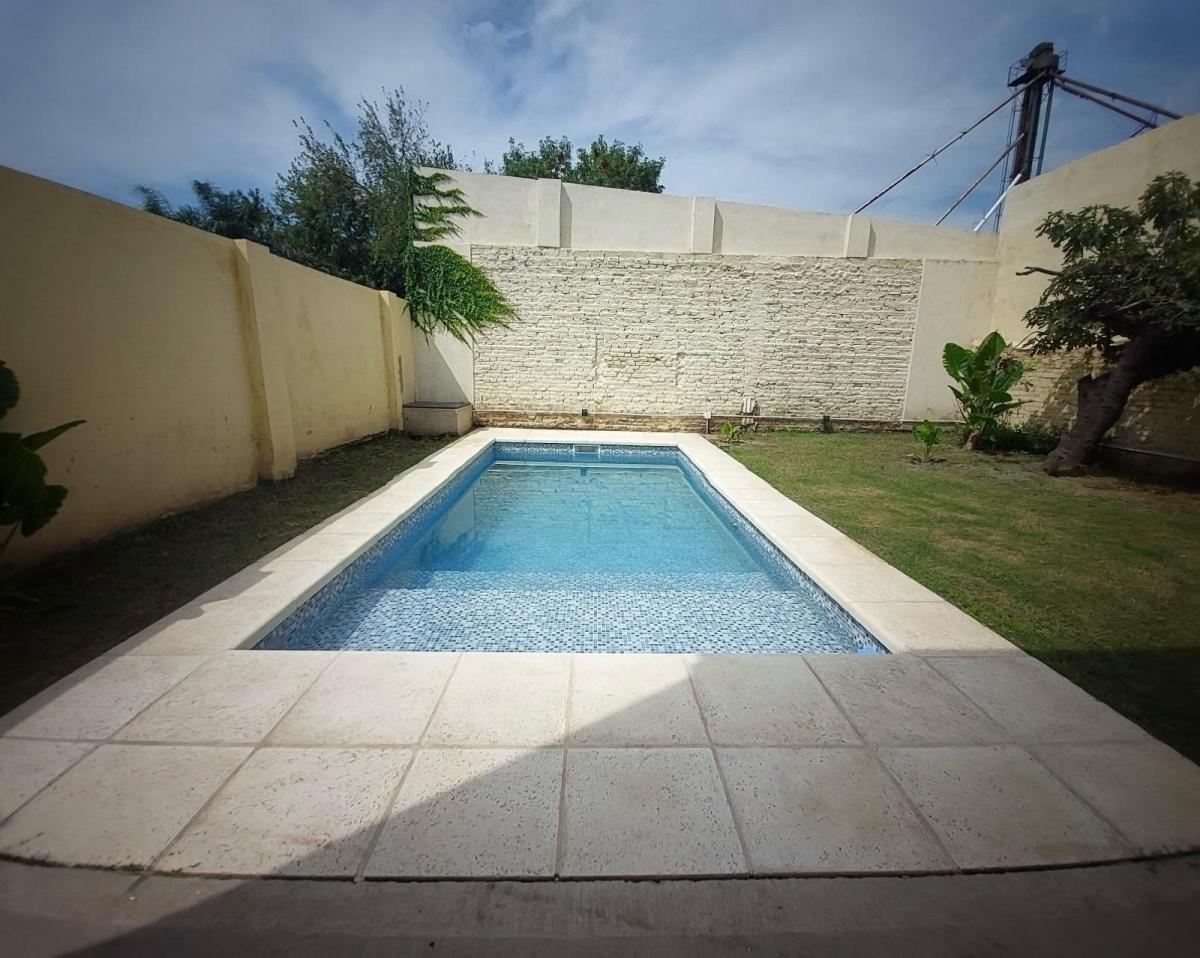 Casa a Estrenar y Reciclada en Lobos 1