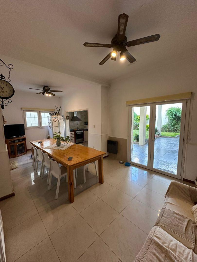 CHALET DIGNO DE VISITAR 5 AMBIENTES VILLA LUZURIAGA
