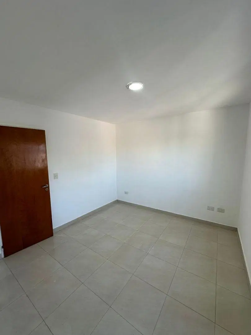 DUPLEX 3 AMBIENTES CON COCHERA CUBIERTA Y PATIO SIN EXPENSAS 4