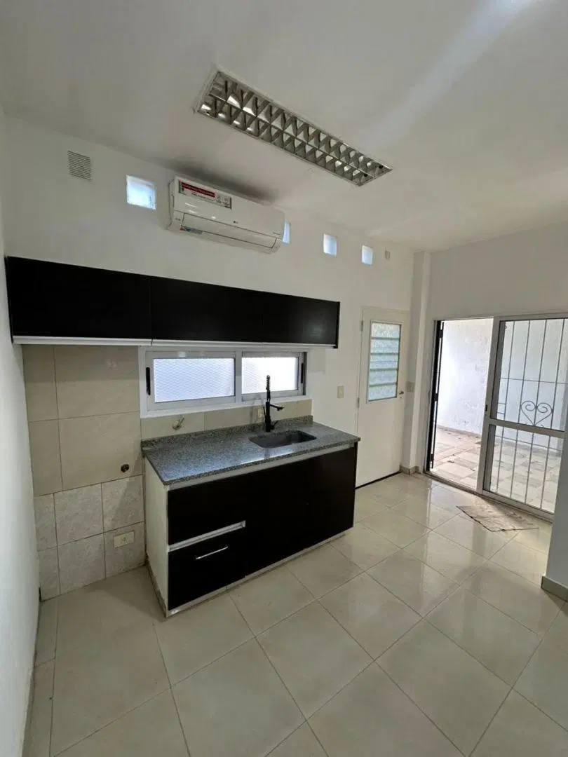 DUPLEX 3 AMBIENTES CON COCHERA CUBIERTA Y PATIO SIN EXPENSAS 3