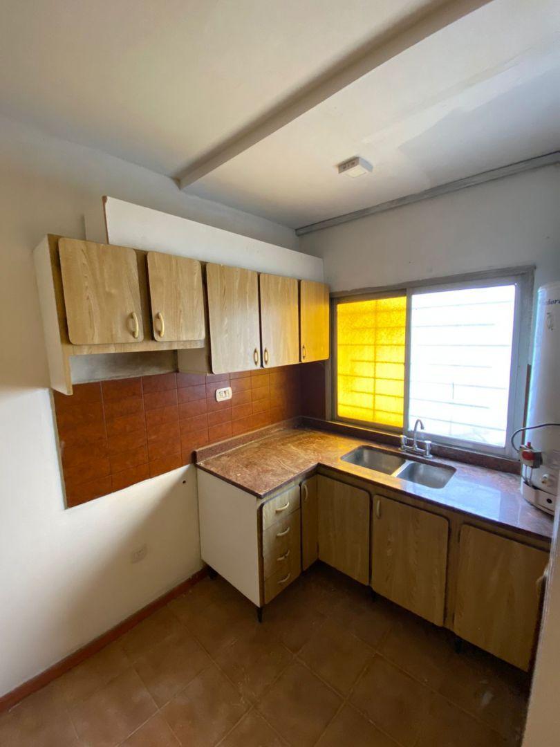 Foto de AMPLIO 3 AMBIENTES SIN EXPENSAS EXCELENTE UBICACION, imagen 4