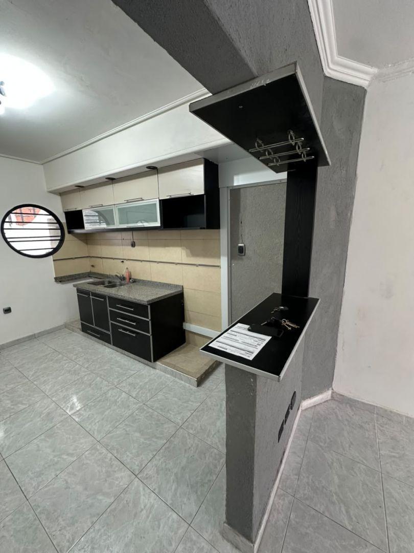 Foto de DUPLEX 3 AMBIENTES EXCELENTE ESTADO COCHERA Y PATIO SIN EXPENSAS, imagen 5