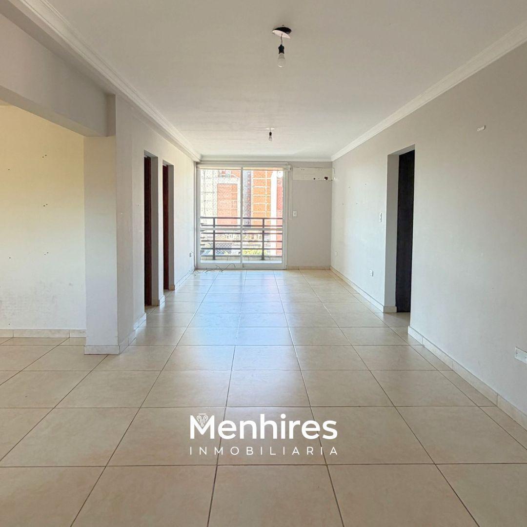 Foto de 3 dormitorios, escritorio y piscina | Amplio departamento en Barrio, imagen 4