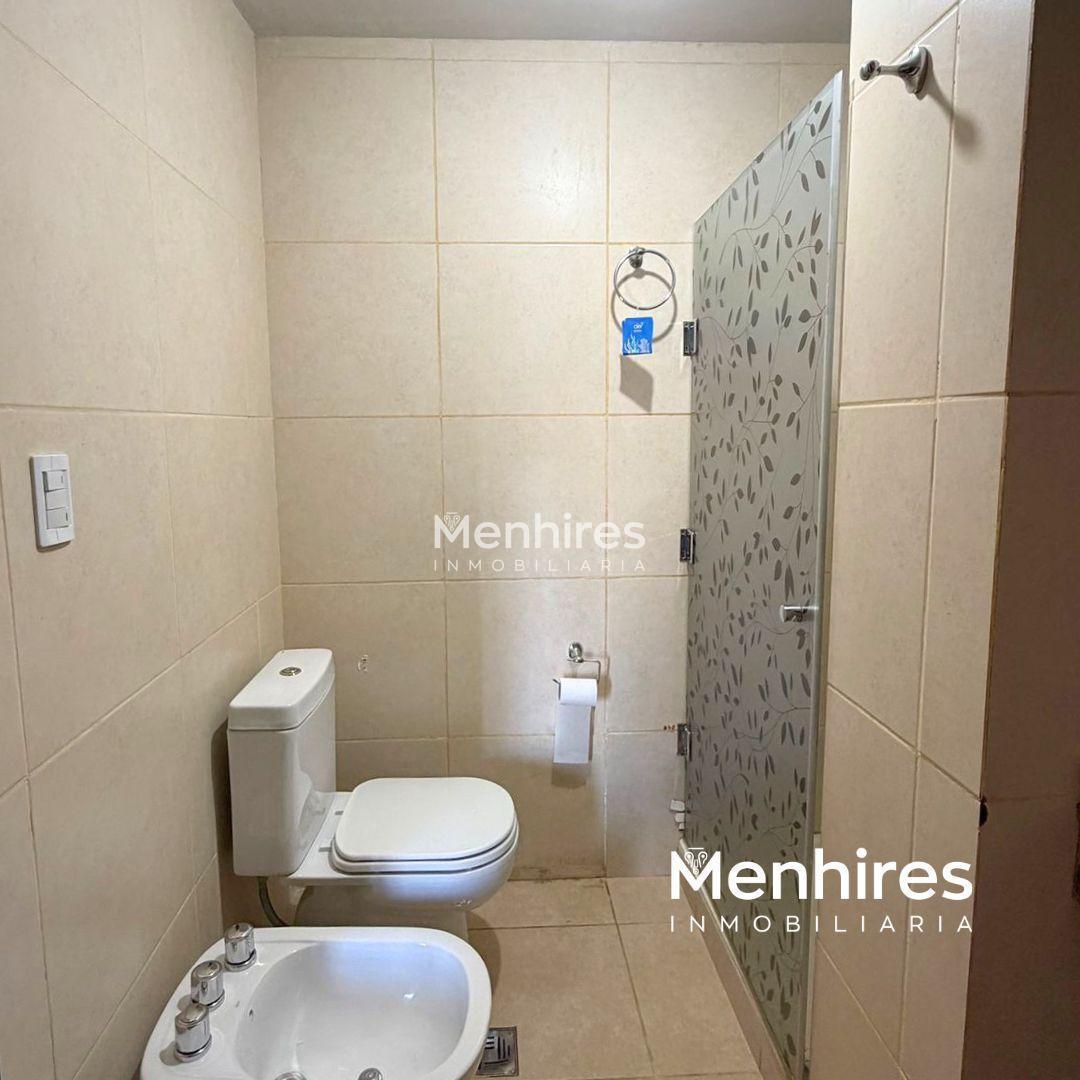 Foto de 3 dormitorios, escritorio y piscina | Amplio departamento en Barrio, imagen 5