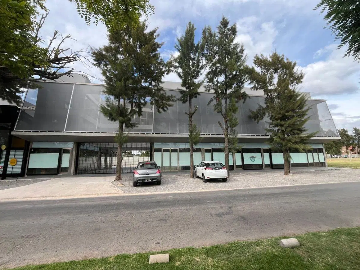 Local en Alquiler en 138 Y 485, Gonnet 4