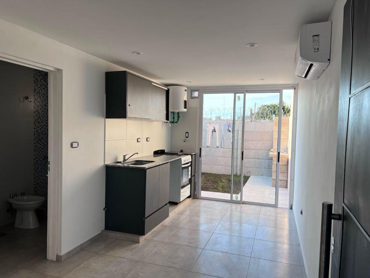 Foto de Departamento en Alquiler en 48 e/172 y 173 N° 3871 , Lisandro Olmos, imagen 1