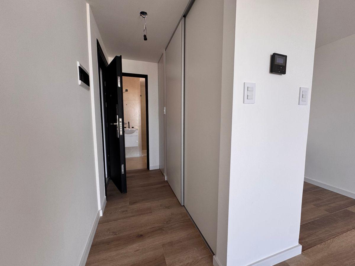 Foto de Departamento en Alquiler en 8 e/ 65 y 66, La Plata, imagen 3