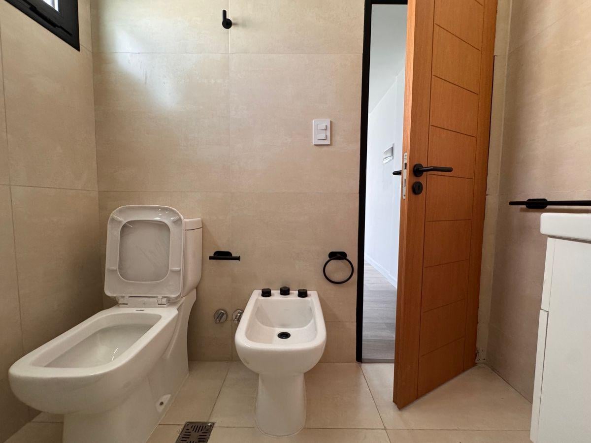 Foto de Departamento en Alquiler en 8 e/ 65 y 66, La Plata, imagen 5