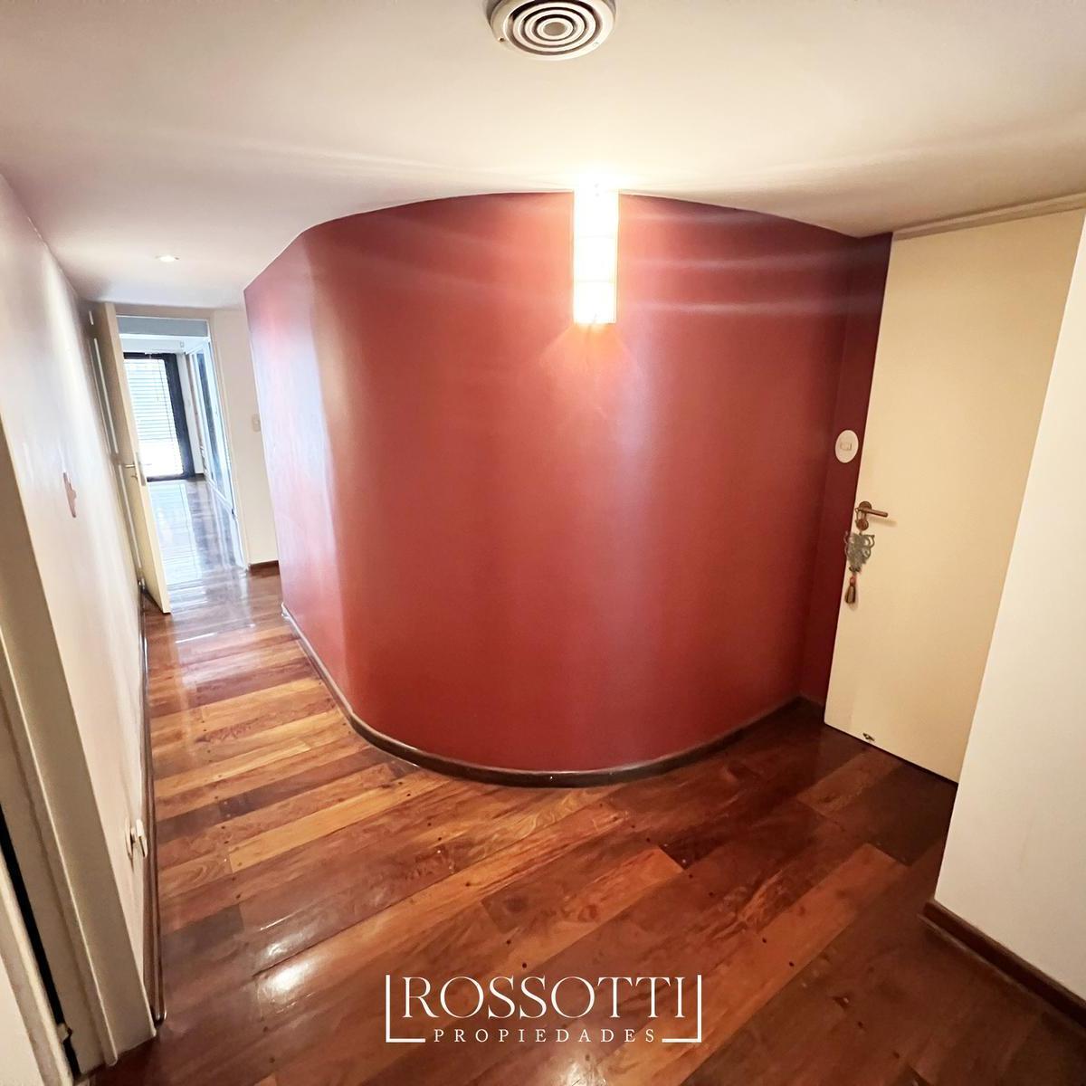Exc. Piso de 4 Ambientes C/ Balcón Terraza - Gran Patio C/ Quincho - 4 Cocheras - Baulera 5