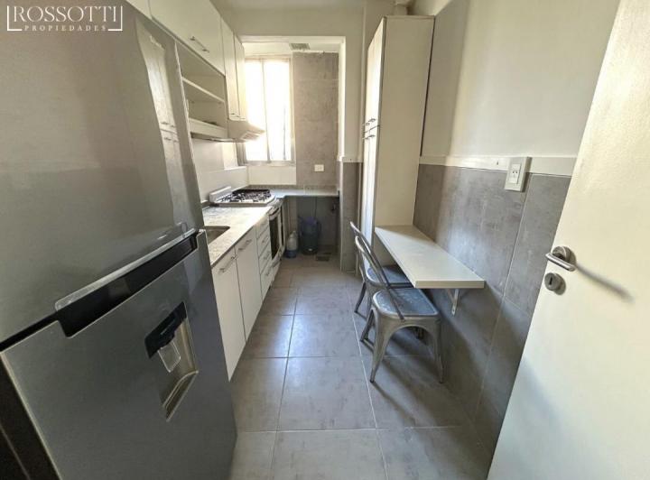 Muy buen departamento de 3 ambientes al contrafrente 4