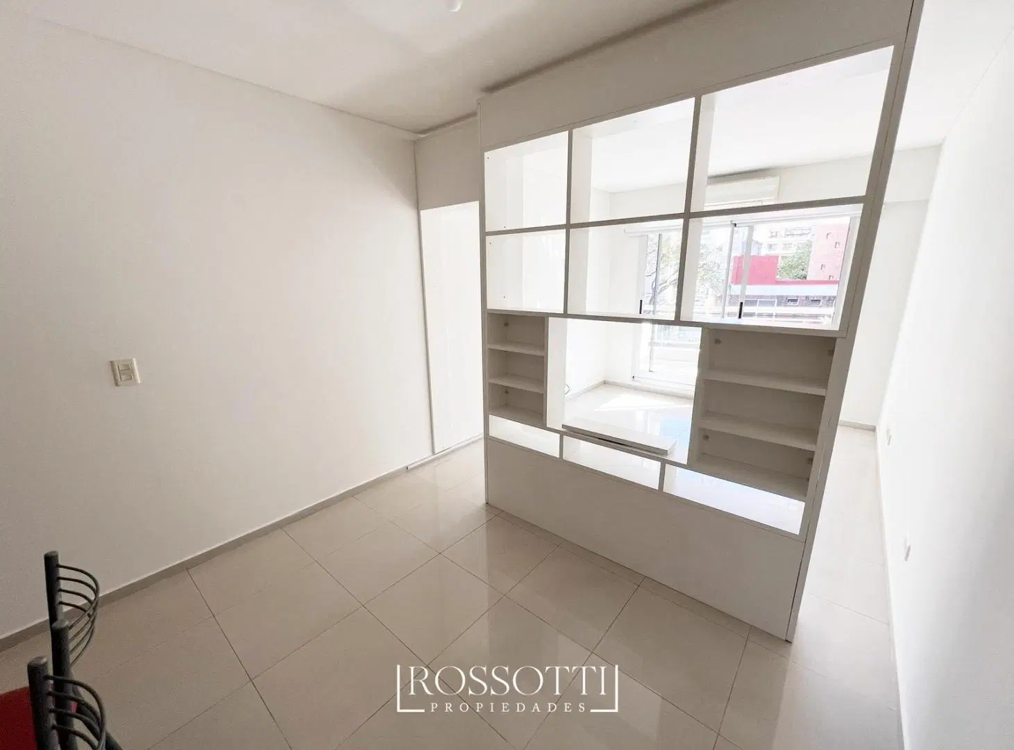 Exc. Monoambiente dividido con balcón aterrazado al frente - Amenities -  40.50m2 5