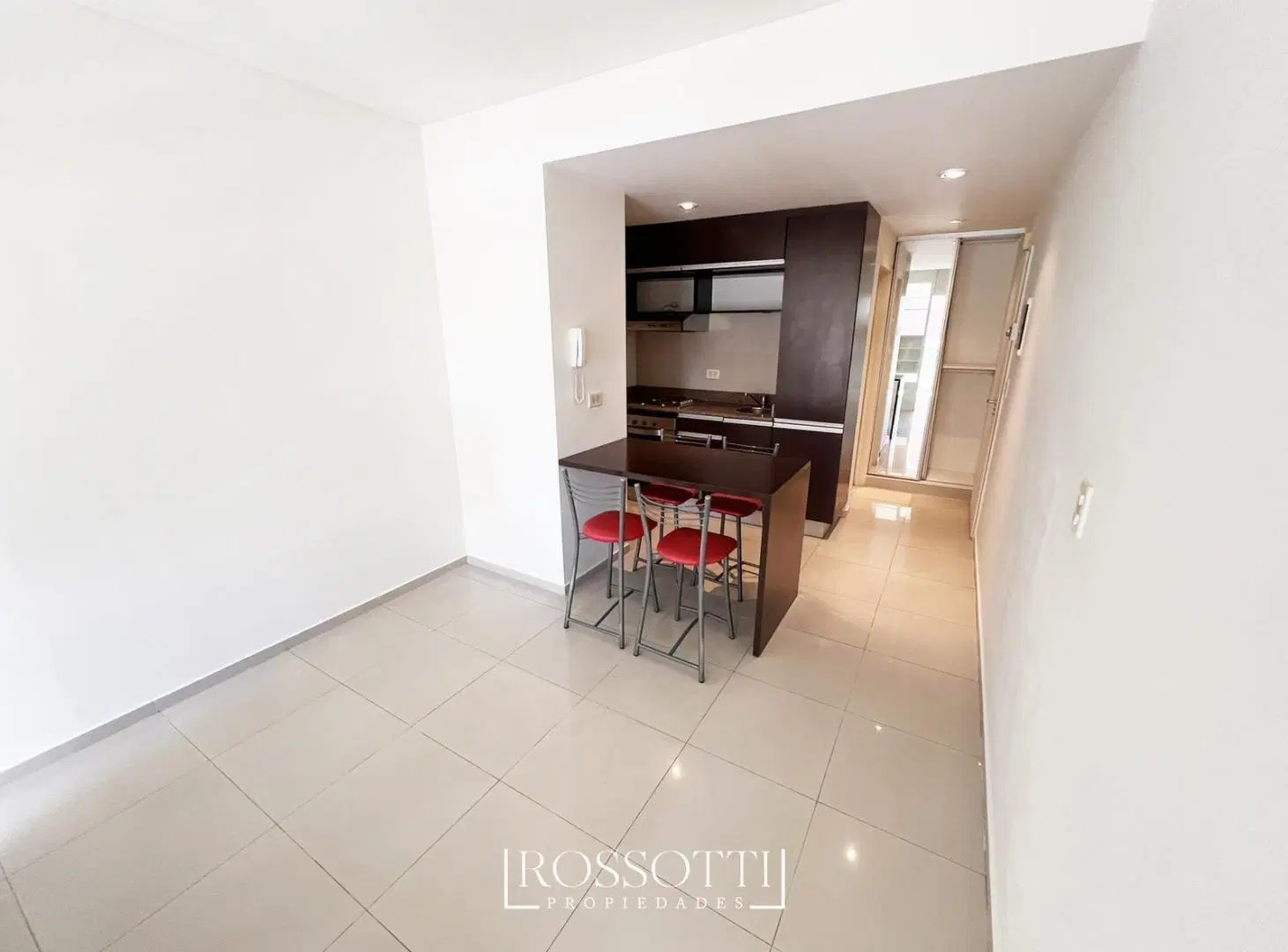 Exc. Monoambiente dividido con balcón aterrazado al frente - Amenities -  40.50m2 3