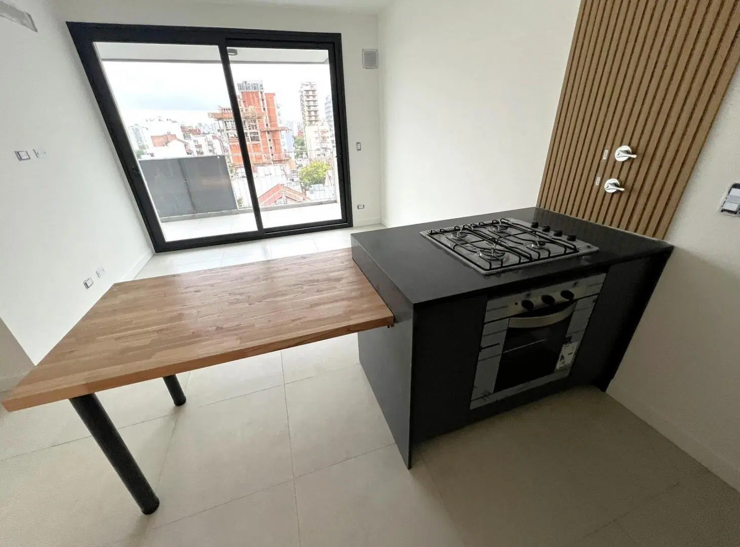 Departamento de 3 ambientes c/ balcón al Frente - Excelentes Vistas 4