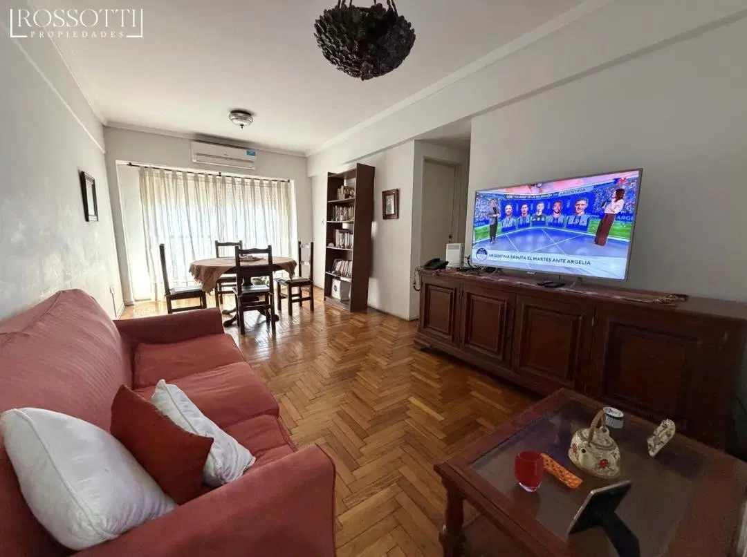 Muy buen departamento de 3 ambientes con balcon y dependencia 2