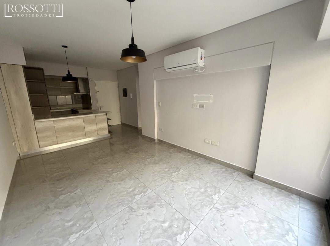 Exc semipiso al c/fte de 3 ambientes con patio, parrilla y cochera cub fija - Exc zona de Caballito