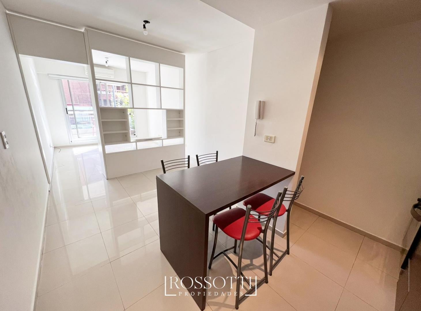 Foto de Exc. Monoambiente dividido con balcón aterrazado al frente - Amenities, imagen 2