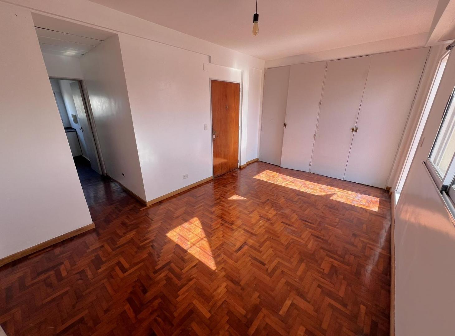Foto de Exc. Monoambiente con balcón aterrazado - Cocina separada - Muy, imagen 2