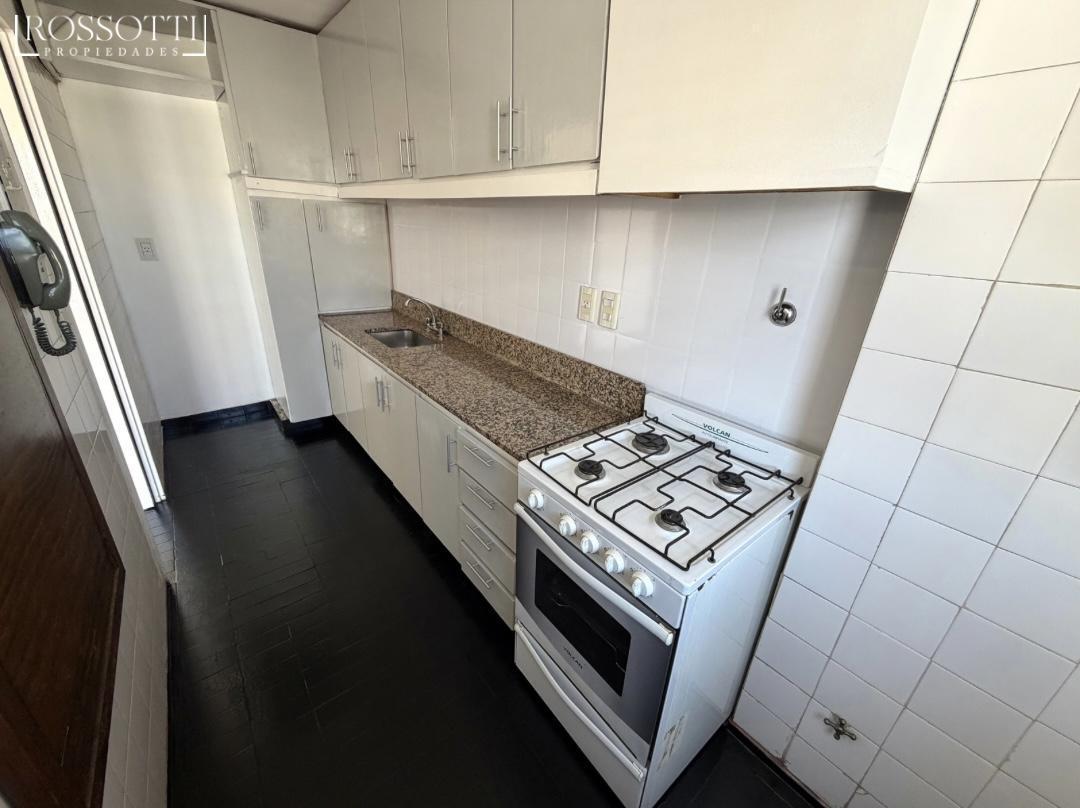 Foto de Muy buen departamento de 2 ambientes con balcon frances, imagen 5