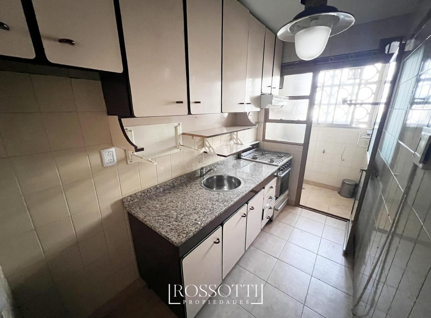 Foto de Muy buen depto 3 amb. con Balcón al Cta/Fte - Espacio Guardacoche - 55m2, imagen 4