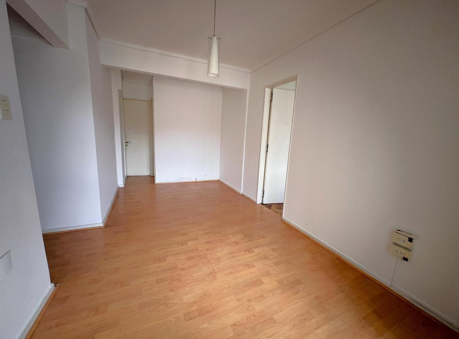 Foto de Hermoso depto. 2 amb. c/ balcón - Caballito Exc. Ubicación - Luminoso, imagen 4