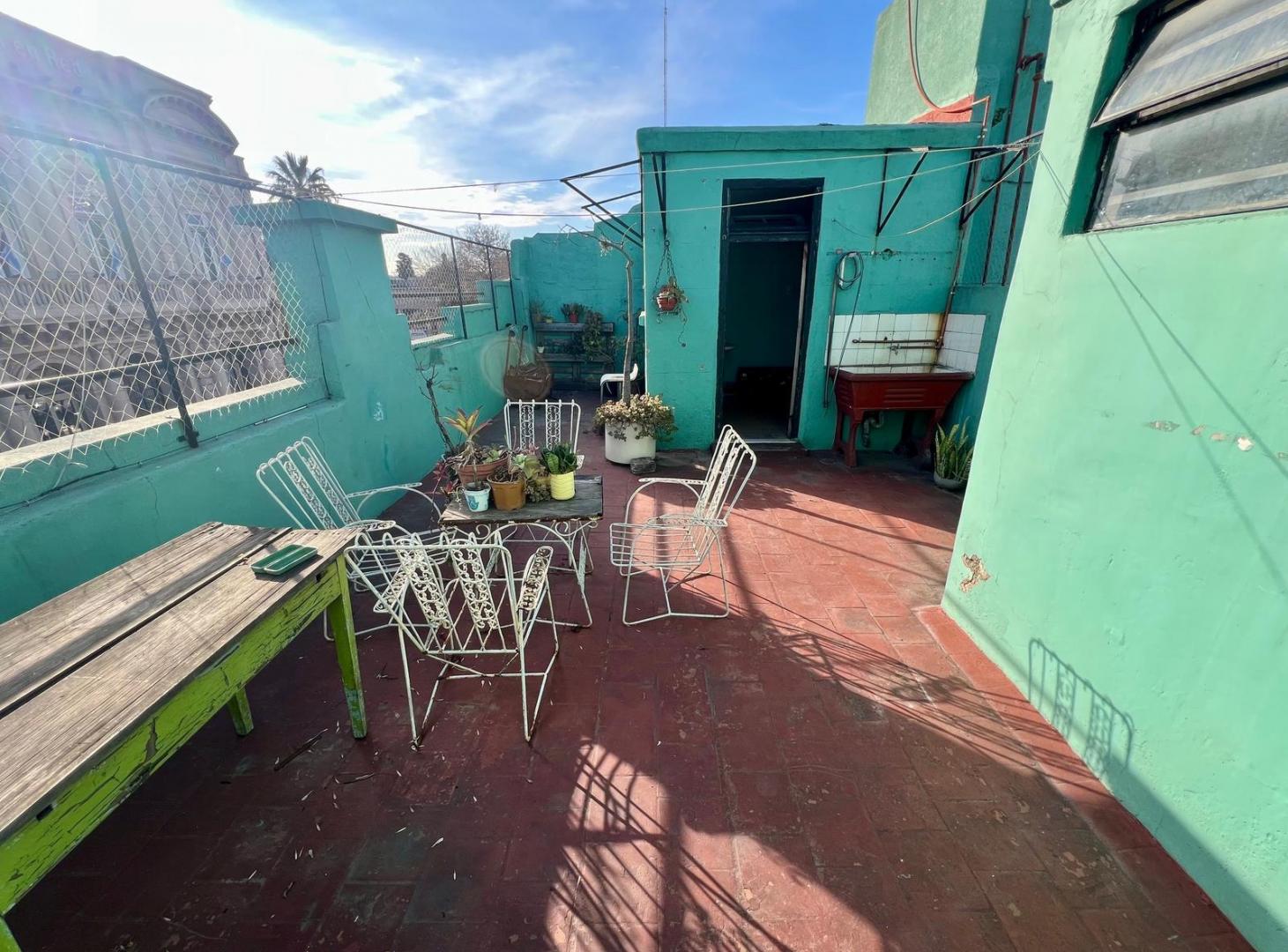 Foto de Casa de 5 ambientes con terraza y dependencia - 175 m2 total - Muy, imagen 5