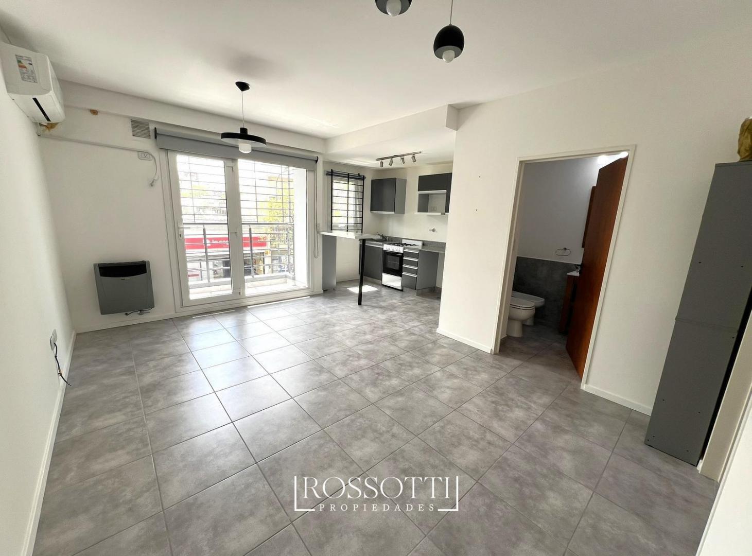 Foto de Exc. departamento de dos ambientes c/ balcón al frente - 44m2, imagen 1
