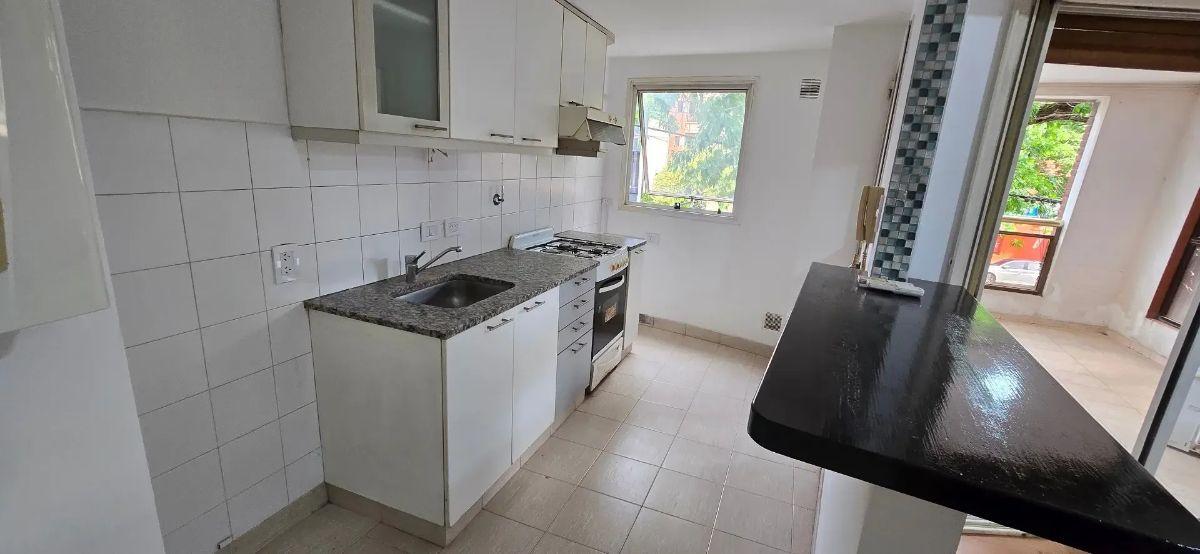 Foto de Venta Departamento 2 dormitorios Avenida 44 entre 16 y 17 La Plata, imagen 2