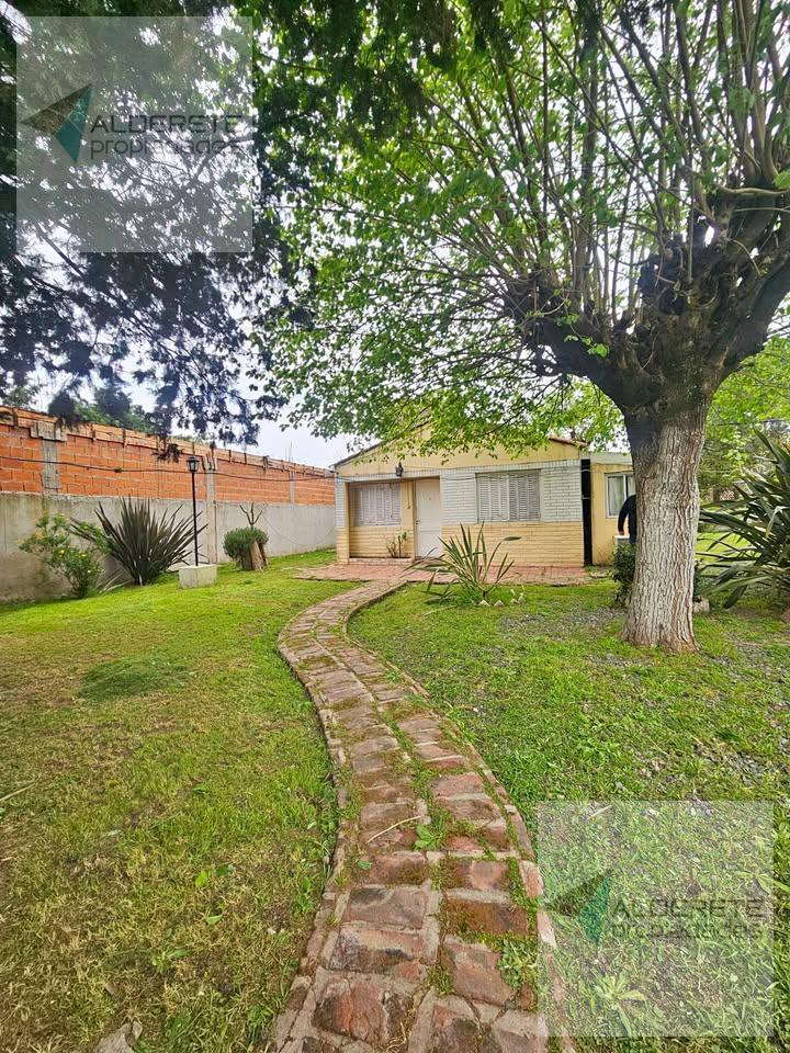 Foto de Casa 2 ambientes con pileta en lote de 433 m² – Marcos Paz, imagen 2