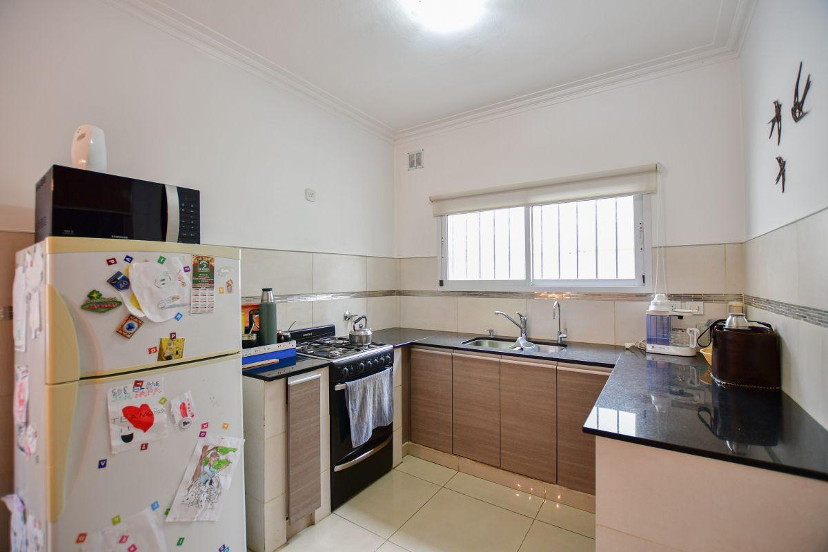 Foto de Casa en venta Tres Dormitorios, La Plata, imagen 4
