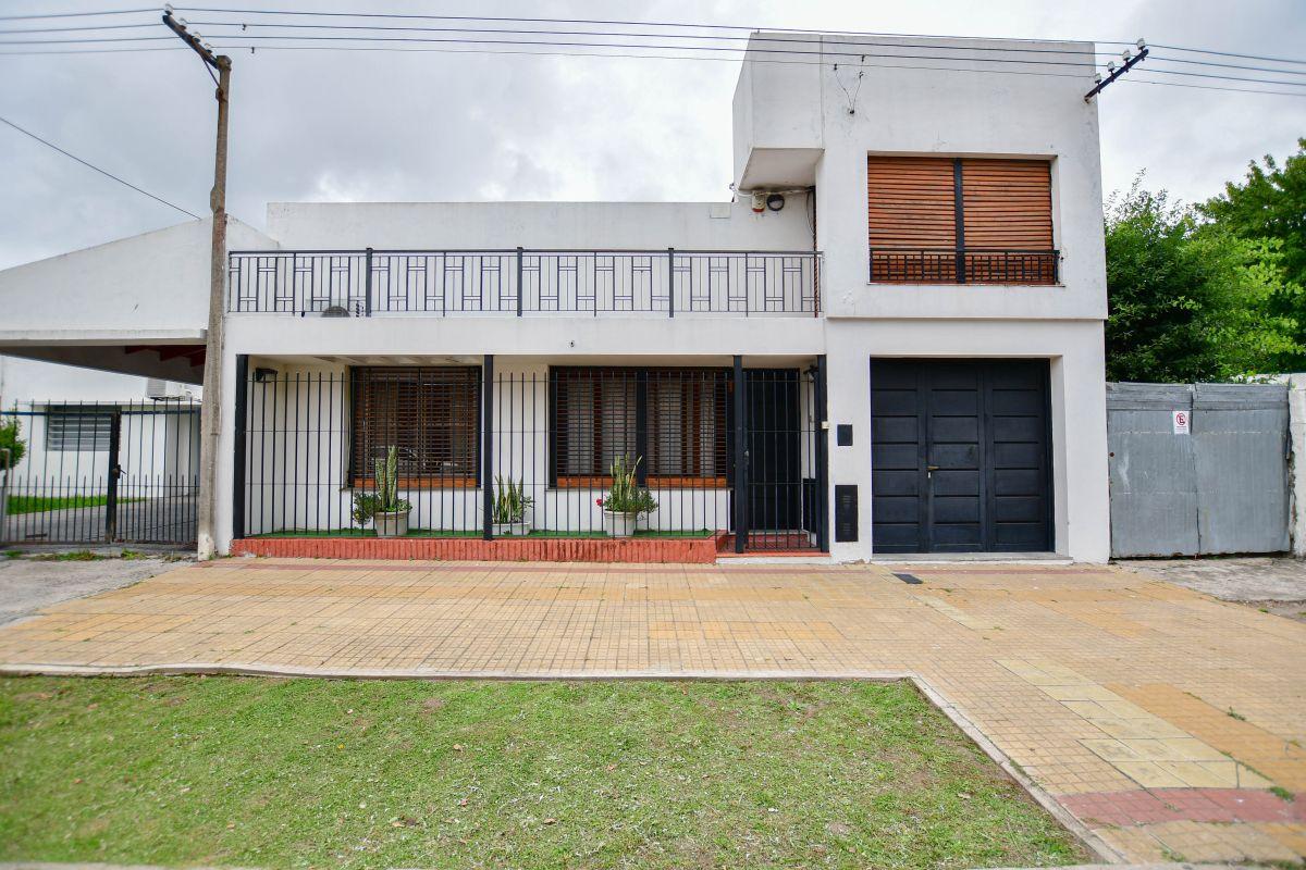 Foto de Casa en venta Tres Dormitorios, La Plata, imagen 1
