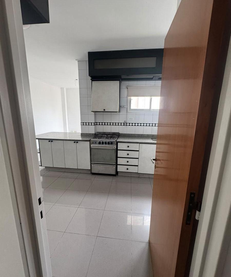 Foto de Piso en alquiler 3 dormitorios 2 cocheras 45 e 9 y 10 La Plata, imagen 4