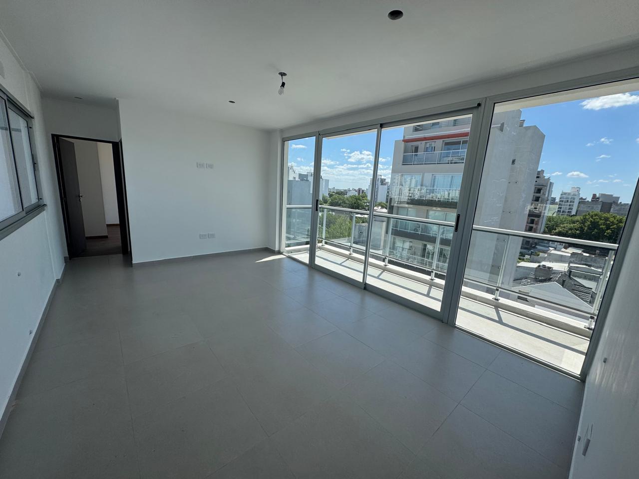 Foto de A ESTRENAR Departamento en venta sexto piso con balcón al frente sobre, imagen 3