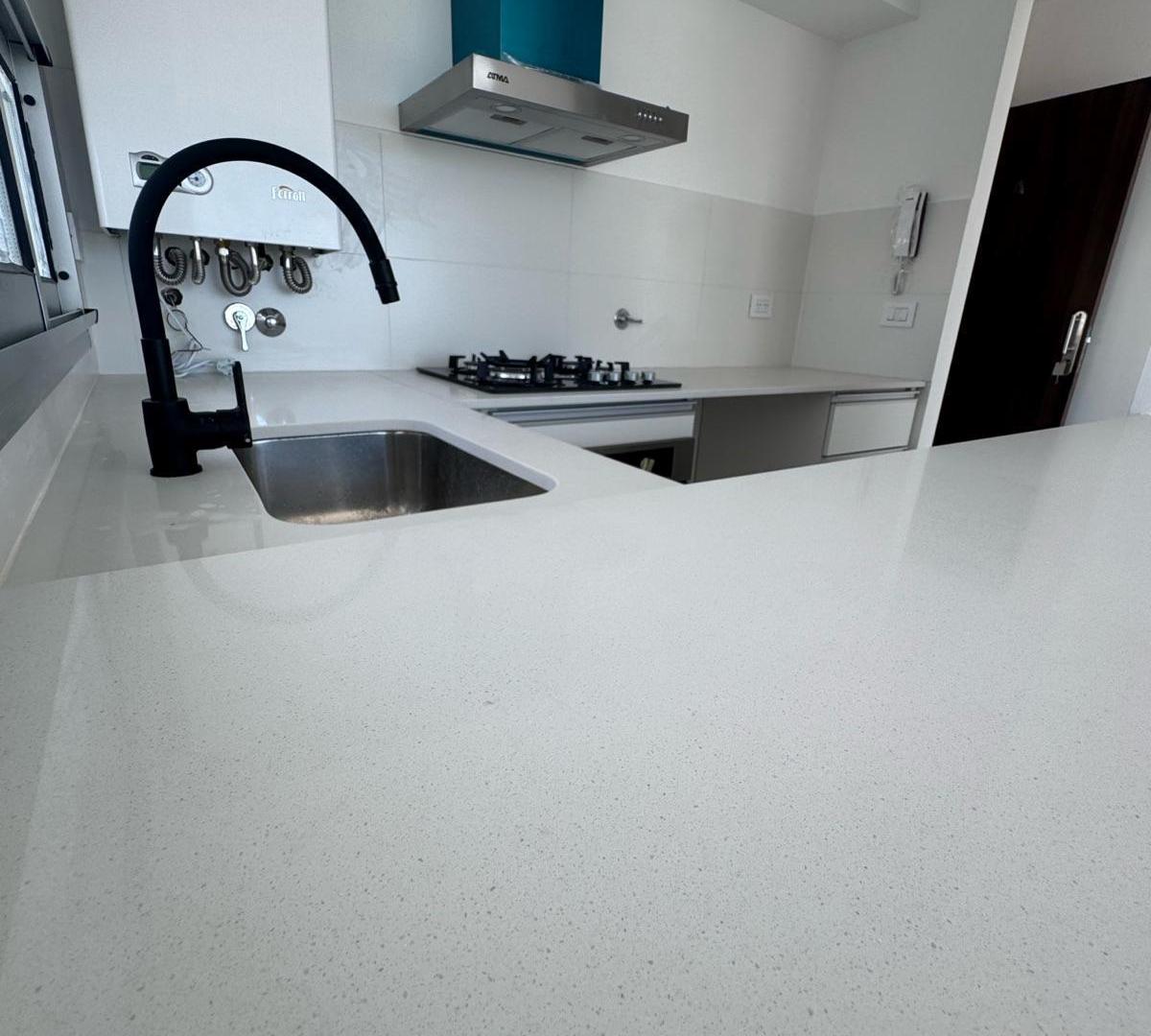 Foto de Departamento venta un dormitorio radiadores balcón cochera A ESTRENAR, imagen 2