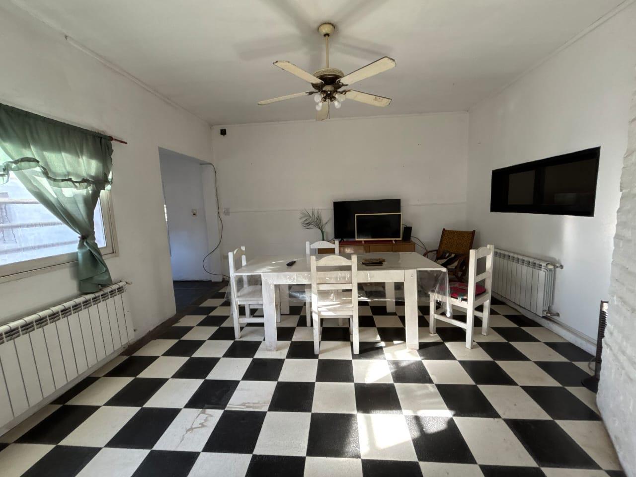 Foto de Casa en venta: 3 dormitorios, cochera parque - 138 entre 34 y 35, imagen 2