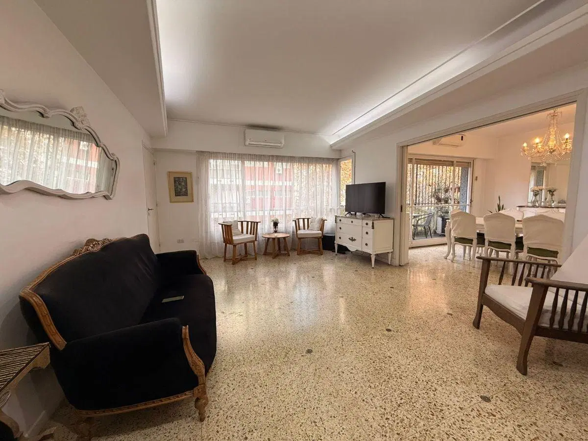Excelente semi piso de 4 ambientes en alquiler 4